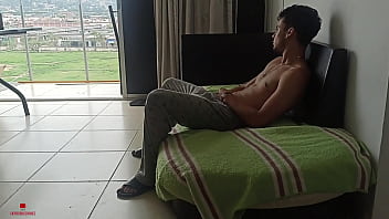 Preview 2 of Hd Xxx Please - la tonta de mi hermanastra se unta de pis en el sanitario y me pide para que la limpie,  aprovecho su cachonda desnudes para follarla. (Parte1)