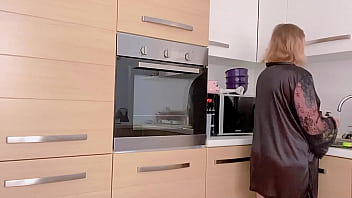 Preview 1 of Xxxx Suny Lone - hot mommy fucks her hairy pussy with long cucumber