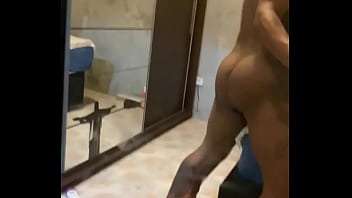 Preview 2 of Xxx Shande - Cara da academia veio ser macetado