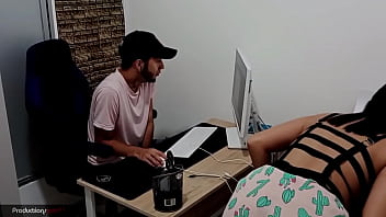Preview 2 of Miranshah Doctor - poco a poco ca&iacute_ ante los encantos de la mujer de mi hermanastro,  y terminamos follando en su cama,  haciendo oral ella a mi y yo a ella