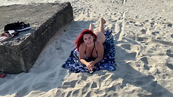 Preview 1 of Sanmy Leone Fak Videos - Olha oque essa ruivinha fez na praia,  fiquei de pau duro