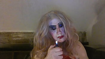 Preview 1 of Video Sex Bocah Indonesia - Slutty Tranny,  Sarah,  Smokes and Inserts Dildo Into Her Lady Hole