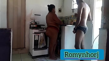 Preview 1 of Polisar Xxx - PADRASTO SOZINHO COM A ENTEADA EM CASA FOI NA COZINHA ONDE ELA ESTAVA FAZENDO COMIDA ER FUDEU ELA SEM CAMISINHA