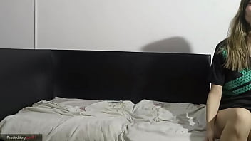 Preview 3 of Blowjob Positions - mientras estoy leyendo,  la cachonda de mi hermanastra me empieza a chupar el pene,  con la intenci&oacute_n de que me la folle