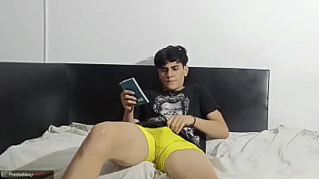 Preview 1 of Blowjob Positions - mientras estoy leyendo,  la cachonda de mi hermanastra me empieza a chupar el pene,  con la intenci&oacute_n de que me la folle