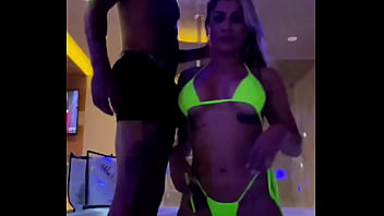 Preview 1 of Philipia - MC fez festinha Particular no motel e Fudeu Muito A Loira Safada No Pelo Com Gozada Na boca