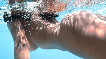 Preview 3 of Cumlouder Karyn Bayres - xxxwater,  underwater girls,  underwatershow,  pool girls