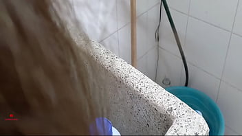 Preview 1 of Sanei Lyon - Aprovecho que la caliente de mi hermanastra esta distra&iacute_da lavando ropa para pegarle una buena follada con mi enorme polla. (Parte2)