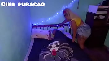 Preview 1 of Tge Savage Xxx - Meu marido saiu e deixou o amigo dele aqui em casa,  dei minha buceta na pele e ele gozou gostoso