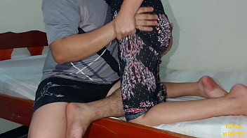 Preview 1 of Www Xxx Bf 14 Yer - Xxx Desi le quito las bragas a mi hermanastra y la hago gemir,  escucha sus ricos gemidos