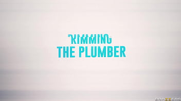 Preview 4 of Kiss My Oussy - Rimming the Plumber - Emma Hix / Brazzers  / stream full from www.zzfull.com/noise