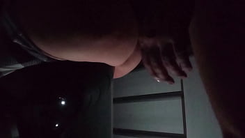 Preview 1 of Big Body And Ass - Invit&eacute_ a mi vecino el vagabundo a que me rompa todo el culo con su monstruosa polla