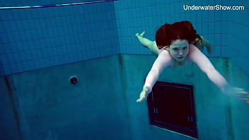 Preview 2 of England Family Sex - Simonna is hot and horny in the public swimming pool