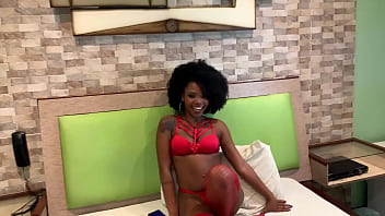 Preview 1 of Eva Noty - Curtindo um oral com o gostosa