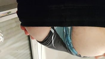 Preview 2 of Hot Pussy Out - Je claque mon petit cul