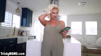 Preview 1 of Bur Fata Jata Xxx Video Con - Hot mature stepmom Charli Phoenix sucking stepsons big dick