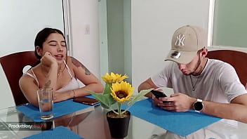 Preview 1 of Allbi Couple Suck Cum Eroprofile - estoy tranquilo en la sala y llega mi hermanastra de entrometida pregunt&aacute_ndome por mi relaci&oacute_n as&iacute_ que la agarre y le tape la boca con mi gran verga