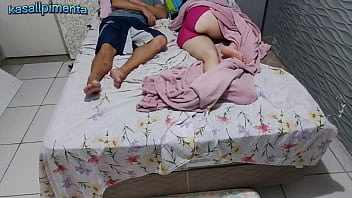 Preview 1 of Sister Indian Xvideo - milf teve que dividir a cama com dotado devido reforma de sua casa!