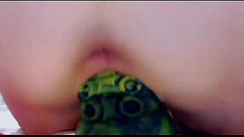 Preview 2 of Tight Fucy Com - LilRosieDoll make squirt with tentac1e !!