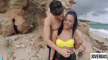 Preview 1 of English Xxx Vidio Mp4 - Apolonia surfea con Bruce Venture jdvergas