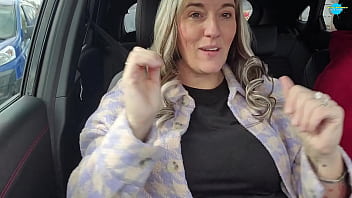 Preview 1 of Ibu Ganjen - Birthday Girl Flashing in the Car