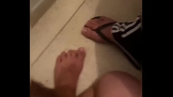 Preview 3 of Wife Fucks Stranger On Skype - SEXO EM P&Uacute_BLICO.  3 MACHOS FODEM ARDENTEMENTE NA ESCADA DE EMERG&Ecirc_NCIA DO CONDOM&Iacute_NIO ( COMPLETO NO RED E SUBSCRI&Ccedil_&Atilde_O)