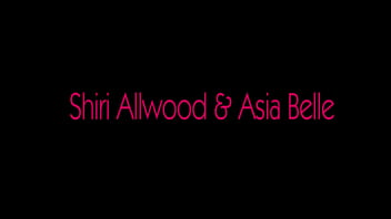 Preview 1 of Janda Gemuk Bugil - TGIRLS.PORN: Drawing Together: Shiri and Asia