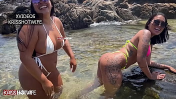 Preview 1 of Mom Until Orgasm - Amigas gostosas totalmente nuas se pegando em praia de Salvador