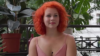 Preview 1 of Blank Girls - Ersties - Rothaarige Helena masturbiert auf dem Balkon und mit Riesen-Dildo in der Badewanne