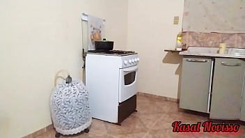 Preview 1 of Cumhole Slave - Kasal Novisso CHAMEI MEU VIZINHO PARA ARRUMAR O MEU G&Aacute_S QUANDO EU VI O PAU DELE J&Aacute_ ESTAVA DURO E EU DE TOALHA N&Atilde_O AGUENTEI CAI DE BOCA ACOMPANHE COMPLETO NO RED