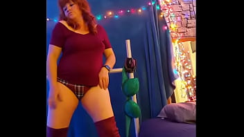 Preview 1 of Cum Flash On Pantyhose - Hotwife Steffi hot plaid pussy dance