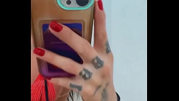 Preview 1 of Xhubs Porn - Chegando de mais uma sess&atilde_o incr&iacute_vel de bronzeamento,  voc&ecirc_s pediram tanto que voltei com meu corpo bronzeado da cor do ...
