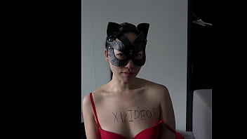 Preview 3 of Tatin Small - Verification video