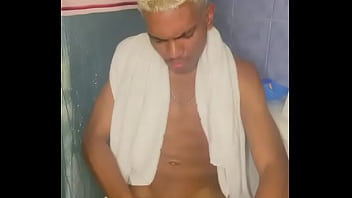 Preview 3 of Couple Swducomg - MLK BATENDO UMA DE TOALHA