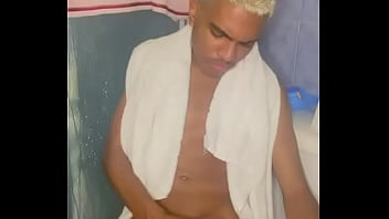 Preview 1 of Couple Swducomg - MLK BATENDO UMA DE TOALHA