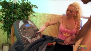 Preview 1 of Gf Wars - Babes love doing a lot more than working out in the gym
