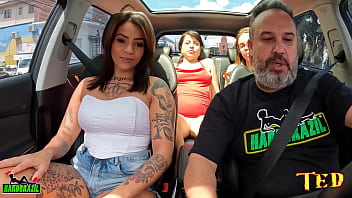 Preview 2 of Karan Saxna - Bella Ferrari estreando no mundo adulto peladinha na carona do Ted