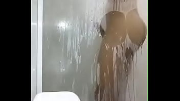 Preview 4 of Bear Bottle Fuck - No banho