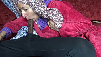 Preview 3 of Seks Tark Akan - A Turkish whore is disturbed when she sees his big black cock