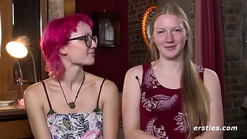 Preview 1 of Birzza Move - Ersties - Zoe und Tonja stehen auf ungew&ouml_hnliche Dinge