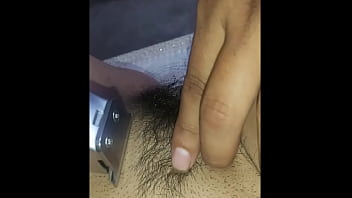 Preview 2 of New Porn Indian Movies Xx - El vecino me hace el favor de rasurar mi concha mira como queda