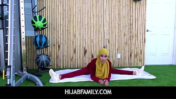 Preview 1 of Xynxx Smoll Baby - HijabFamily -  Fitness Trainer fucks exotic arabic client