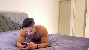 Preview 1 of Xxx Ccc Zzz Sss - Comi o Gostoso do Mike Bebecito