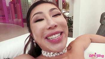 Preview 3 of 3d Xxx Indian - Gorgeous Asian Nicole Doshi Squirts During Her First DAP