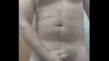 Preview 4 of Big Boss Xxxxx - VID 228 Masturbare in toaleta (1 min)