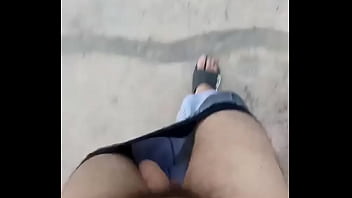 Preview 4 of Www Xxx Video Moves - Mostrando a rola na passarela