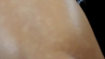 Preview 2 of Sports Bra Boob Job - NAO RESISTI E ACABEI PEGANDO MEU MELHOR AMIGO