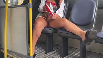 Preview 2 of Bangla Naieka Nusrat Xxx Video - enteada de 18 anos se exibindo no onibus sem calcinha