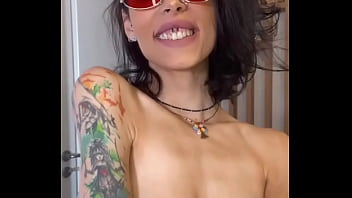 Mea Melone Masturbate