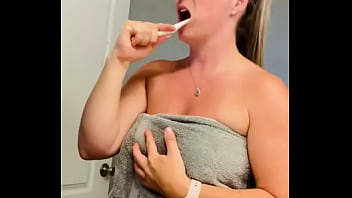 A Girl Clean Tha Hairs Of Pens